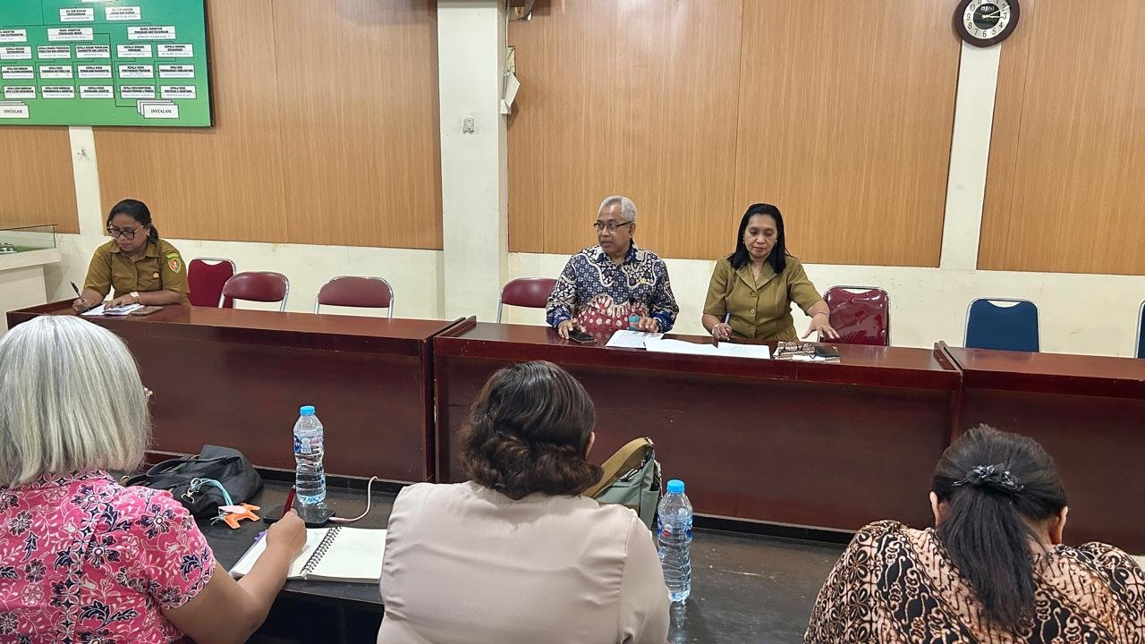 Arahan Kepala Dinas Kesehatan dr. Yan Aslian Noor, MPH buat Tim Case Mix lama dan baru - 24 Juni 2025
